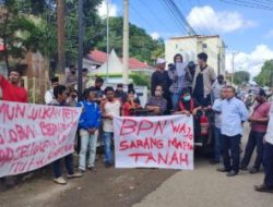 Warga Menuntut Pembayaran Ganti Rugi Bendungan Paselloreng
