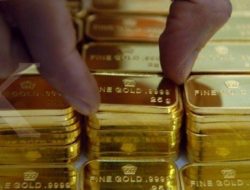 Harga Emas Melonjak, Waspada Faktor-Faktor Ini!