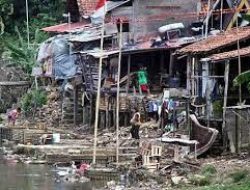 ”Manipulasi” Garis Kemiskinan Tidak Bisa Hapus Fakta Kemiskinan (Bagian 1)