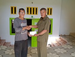 Melalui PWRI Wajo, Sejumlah Warga Lebongnge memberikan santunan kepada anak yatim piatu