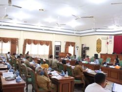 Komisi B DPRD Landak Bersama Eksekutif Bahas Raperda Retribusi Daerah