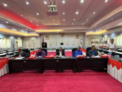 Asisten Administrasi Pembangunan Setda Provinsi Lakukan Seleksi Pemaparan Makalah dan Wawancara