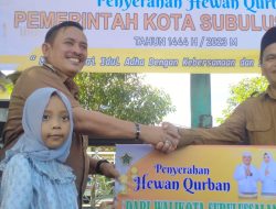 Walikota Subulussalam serahkan lembu kurban ke Desa Subulussalam Timur