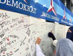 Aksi Solidaritas Jempol Darah Ratusan Kader Demokrat Bentuk Perlawanan Terhadap Moeldoko