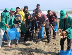 Peduli Lingkungan, Polres Pidie Jaya Gotongroyong membersihkan Pantai
