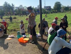 Lurah Siwa beserta Elemen Masyarakat Gelar Kerja Bakti Gotong Royong Di Wilayah Lingkungan Mattugengkeng