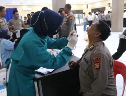 Personel Polres Wajo Mengikuti Pemeriksaan Kesehatan Berkala Yang di Lakukan Oleh Biddokes Polda Sulsel