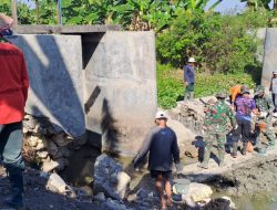 Kebersamaan Personel Satgas TMMD Kodim 0717/Grobogan Wujudkan Kekuatan Atasi Kesulitan Rakyat