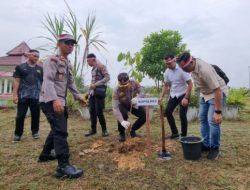 Polres Landak Bersama Forkopimda Tanam 1.400 Pohon