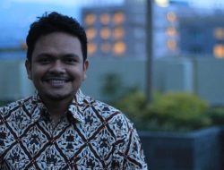 Menepuk JIS, Terpercik ke Proyek Sendiri