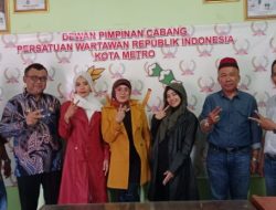 Eddy Law bersama Tiga Artis Ibu Kota Kunjungi Kantor PWRI Kota Metro