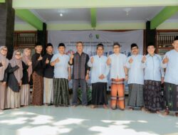 Buku Ngaji Bareng Abah Yai Muharror Ali Bentuk Dedikasi Ahmad Adirin untuk Pesantren Tercinta