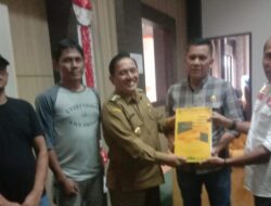 Ketua Koperasi Forest Nangroe Sada Kata Serahkan Berkas Pengelolaan Hutan Masyarakat ke Wali Kota Subulussalam