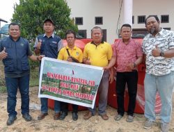 Ruai Mill PT. KRS Serahkan Bantuan 10 Unit Tangki Air Kepada Masyarakat Desa Permit