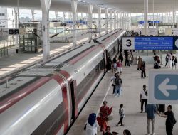 Indonesia dan China Sepakat Restrukturisasi Utang Kereta Cepat Whoosh Jangka Waktu 60 Tahun