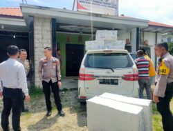 Polres Nias Selatan Mengawal Kedatangan Logistik KPU Nias Selatan.