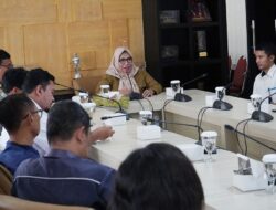 Tinjau Harga Beras SPHP di Pasar TPID, Bulog dan Bapanas Lakukan Monev