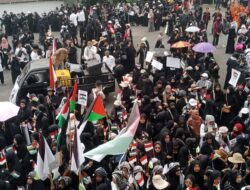 Pimpinan DPRD OKU Orasi Bersama Ribuan Massa Aksi Bela Palestina 