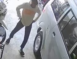 Aksi Pencurian Helm Terekam CCTV di Jalan Sawerigading Sengkang