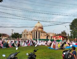 Raih kemenangan  Idul Fitri bersama warga Pamengkang  di masjid Al-Falah