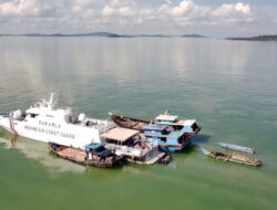 Bakamla RI Geledah Tiga Kapal Tambang Pasir Ilegal di Perairan Karimun