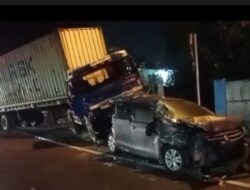 Rem blong, kontainer tabrak 2 mobil di gerbang Tol Tanjung Mulia Medan