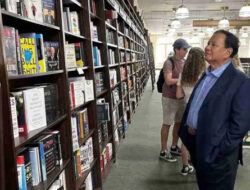 Presiden Prabowo dan Kecintaannya Terhadap Buku