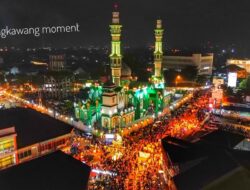 Pawai Obor di Singkawang Sangat Meriah