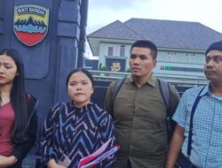 Keluarga Rico Pasaribu, korban tewas dibakar di Karo, datangi Pomdam I/BB bawa alat bukti dugaan keterlibatan Koptu HB