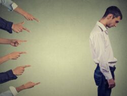 Jangan Suka Menghakimi Orang Lain Dengan Menuduh Kafir