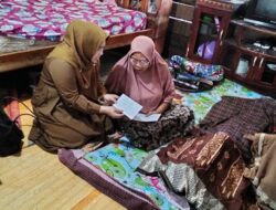 UPZ Kecamatan Pitumpanua Serahkan Bantuan Pemulasaraan Jenazah Kepada Warga Miskin