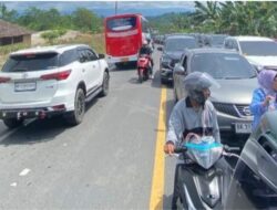 Libur panjang, lalu lintas Medan-Berastagi macet parah