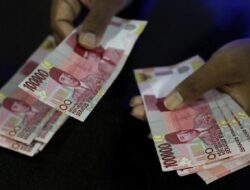 Bansos Hanya untuk Lansia & Difabel? Menata Lantai, Pilar, dan Tangga