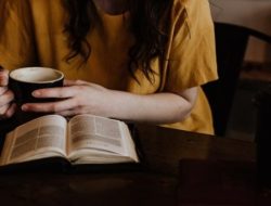 Studi ungkap jenis minuman yang mengandung mikroplastik tertinggi