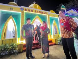 MTQ Ke- 33 Kalbar di Kapuas Hulu, Bupati Landak Kunjungi Stand Landak