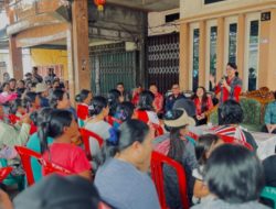 Kunker Menjalin dan Mempawah Hulu, Bupati Karolin Laksanakan Gerakan Pangan Murah