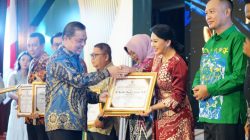 Bupati Landak Raih 2 Penghargaan Keterbukaan Informasi Publik