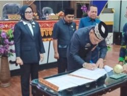 Sidang Paripurna DPRD Kota Metro Penandatanganan Nota Kesepakatan KUA-PPAS Perubahan APBD 2025