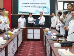 Pemkot–Kejari Singkawang Teken Kerja Sama Bantuan Hukum Perdata dan TUN