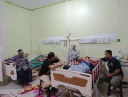 Wujud Kepedulian, Kapolsek Pitumpanua Polres Wajo Kunjungi Warga Yang Sakit di RS Siwa