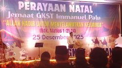 Pangdam, Mayjend TNI Yonatan Binsar Parluhutan Sianipar Hadiri Perayaan Malam Natal Jemaat GKST Immanuel Palu.