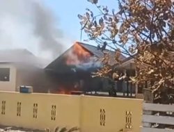 Terduga bandar narkoba melarikan diri, Mapolsek Muara Batang Gadis dibakar massa