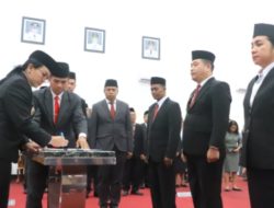 Bupati Landak Lantik Pejabat Pimpinan Tinggi Pratama dan Administrator Dilingkungan Pemerintah Kabupaten Landak