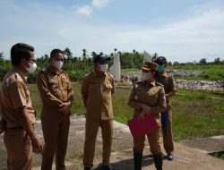 Bupati Landak Karolin Margret Natasa meninjau Lokasi TPA di Tebedak