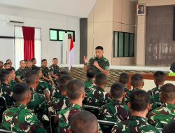 Pangdam XXIII/Palaka Wira, Mayjen TNI J. Binsar Parluhutan Sianipar Memberikan Arahan Sekaligus Motivasi.