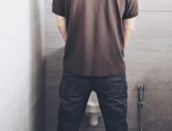 4 gejala ginjal bermasalah yang bisa terlihat dari urine