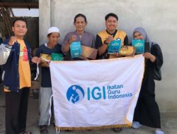 IGI Kota Singkawang Bagikankan Kain Sarung