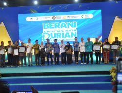 Wakil Wali Kota Palu, Imelda Liliana Muhidin Hadiri Acara Berani Expor Raya Durian Sulteng Nambaso.