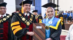 Sekdaprov Sulteng, Novalina Raih Gelar Doktor Administrasi Publik, IPK 3,97.