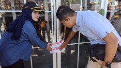 Pemerintah Kota Palu Melakukan Penyegelan Sementara Usaha Chicken Bin.